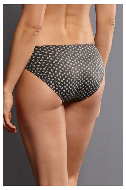 Slip with discreet design made of elastic and soft microfiber. For all silhouettes