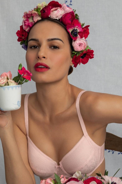 Σουτιέν με μπανέλες από αρίστης ποιότητας δαντέλα μέχρι θήκη J