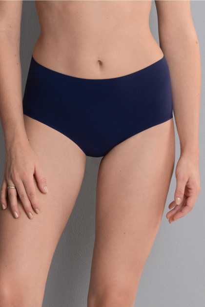 Ψηλόμεσο σλιπ χωρίς ραφές. Από ελαστικό ύφασμα. Δεν διαγράφει