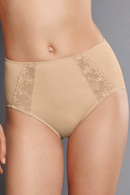 High-waist slip with discreet lace on the sides. Does not press the body.