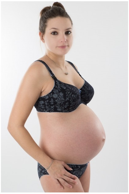 Underwired nursing bra with discreet design