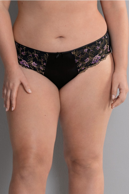 Classy high waisted slip with elaborate lace on the sides