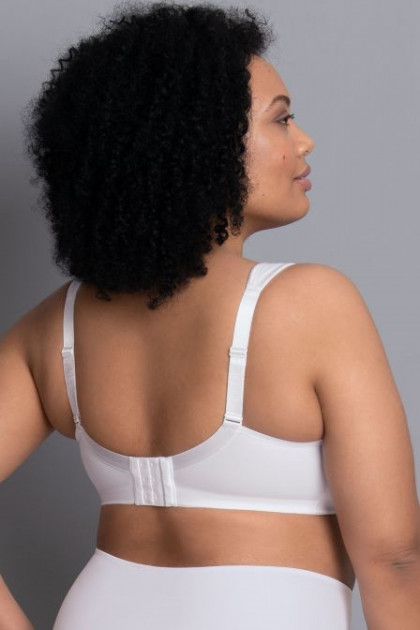 Romantic, non wired comfort bra with tulle on cups