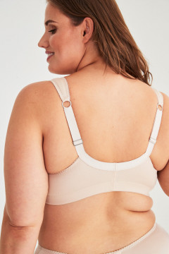 Front fastening non-wired soft bra
