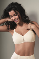Fine and durable lightweight non-wired bra