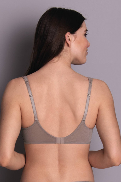 Delicate underwired balconette bra with preformed padded cups