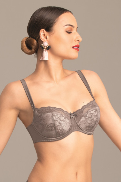 Delicate underwired balconette bra with preformed padded cups