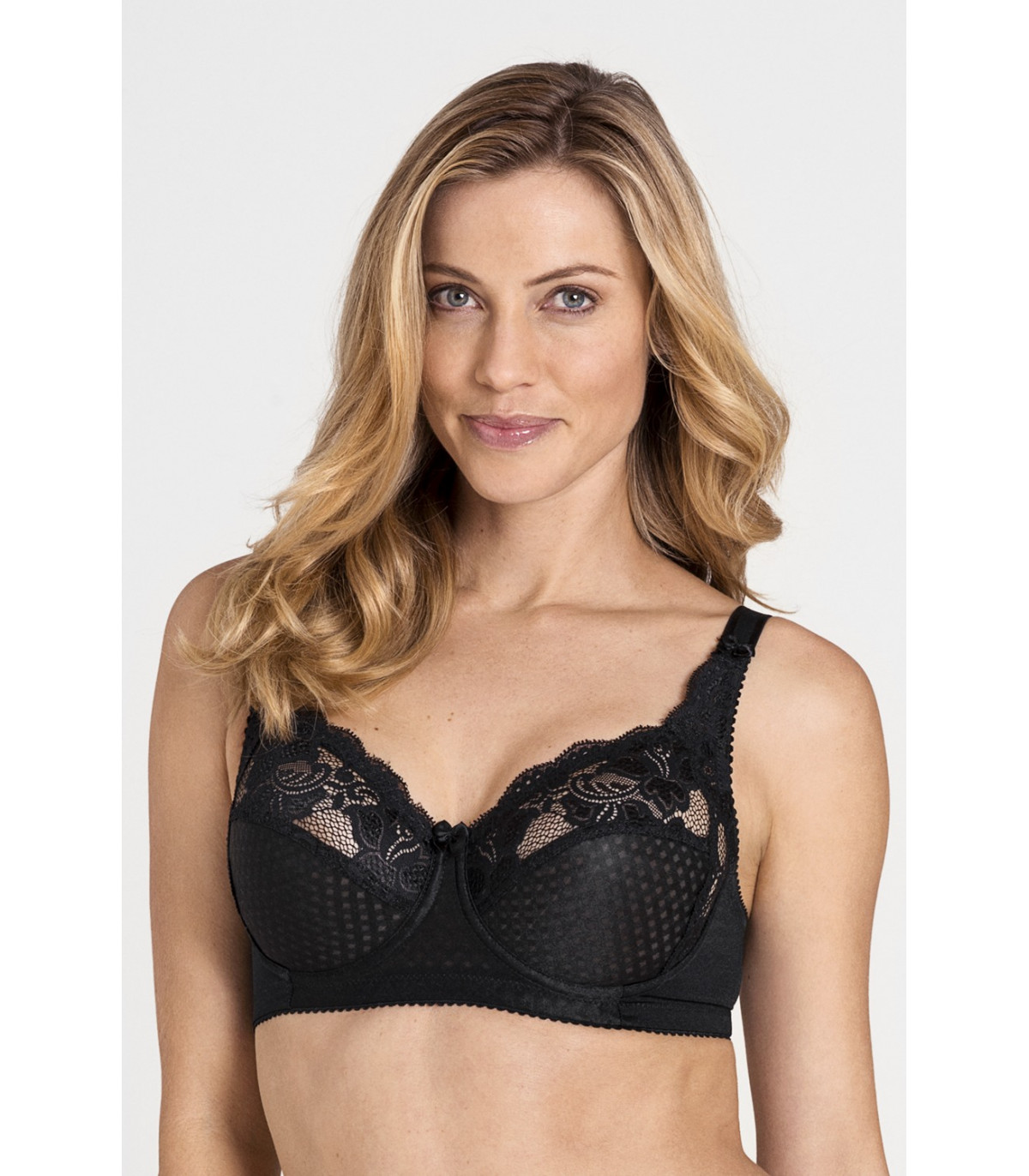 Cotton-rich underwired bra with lace