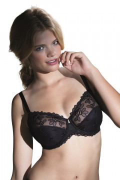 Underwired bra with deep cups trimmed with Macintosh lace