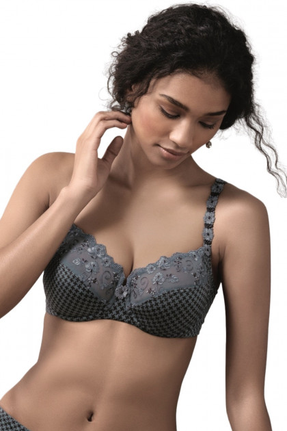 JOSEPHINE - Underwire bra for a beautiful neckline