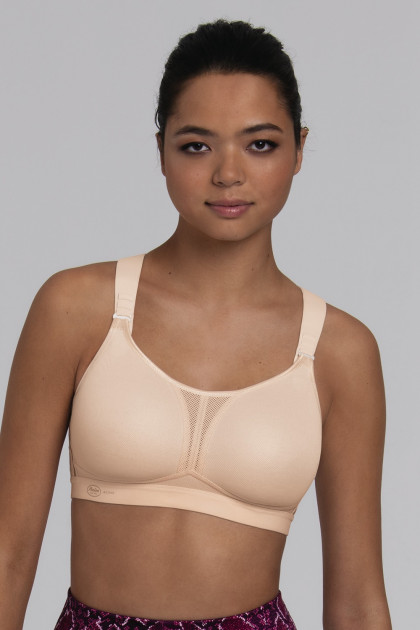 Functional maximum support non-wired sports bra with cross straps on the back
