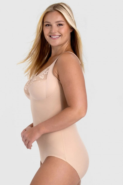 Βαμβακερό, ελαστικό κορμάκι χωρίς μπανέλες που συγκρατεί και κολακεύει τη σιλουέτα