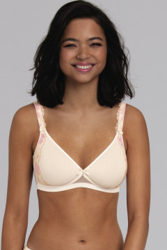 Soft nonwired bra with spacer cup