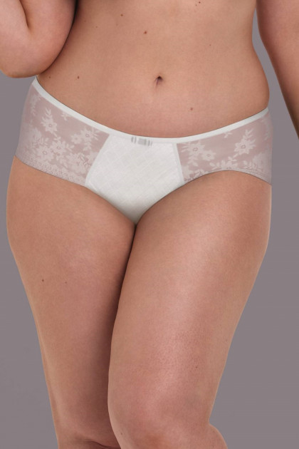 High waist, lace hipster slip with inner lining