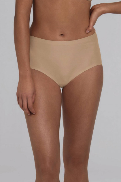 Ψηλόμεσο σλιπ χωρίς ραφές. Από ελαστικό ύφασμα. Δεν διαγράφει