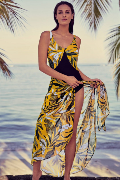 Floral pareo that can be worn in many ways