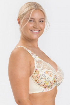 Floral underwired bra with lace. Low cut at the neckline