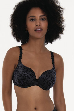 Underwired bra with preformed push up cups for a perfect décolleté