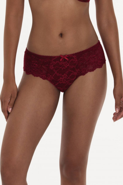 Sexy, brazilian-type slip with lovely lace