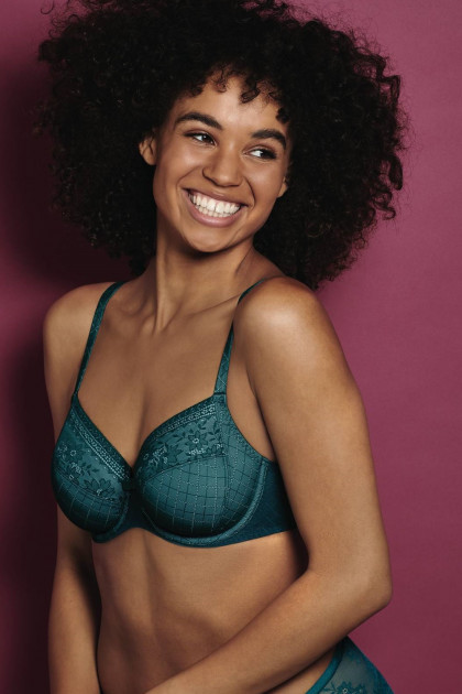 Romantic underwired bra in lace and tulle design