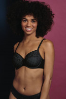 Romantic underwired bra in lace and tulle design