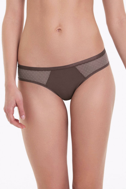 Stylish slip thong with fine and durable tulle on the sides