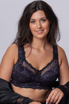 Luxury non-wired bra with beautiful lace and padded cups
