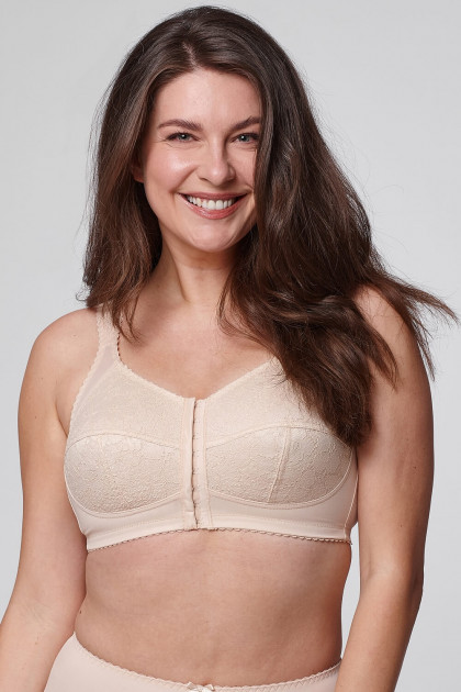 Non-wired front-closing bra with lace for women with larger bust
