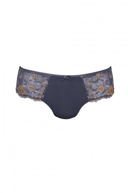 Classy high waisted slip with elaborate lace on the sides