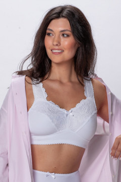 Minimizert Cotton bra without underwire with beautiful lace