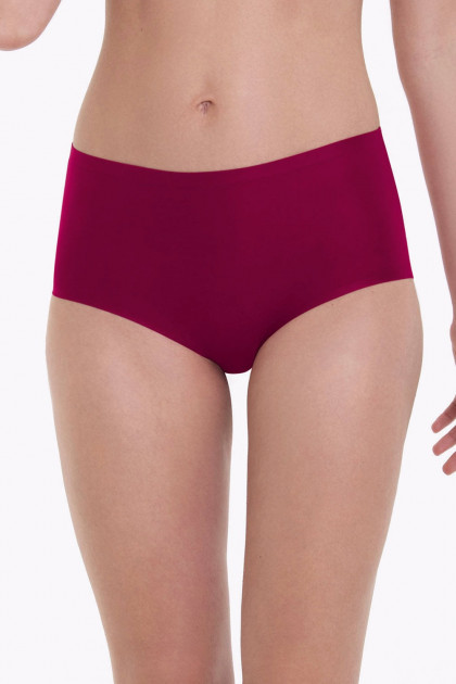 Ψηλόμεσο σλιπ χωρίς ραφές. Από ελαστικό ύφασμα. Δεν διαγράφει