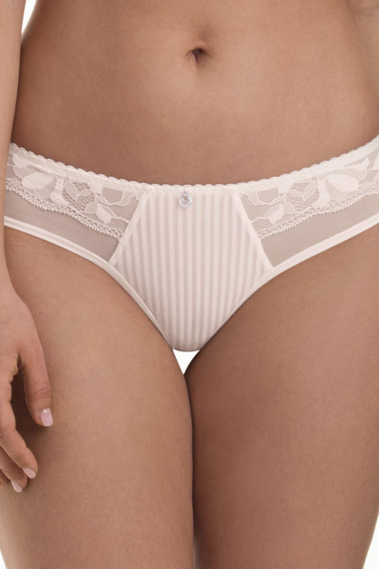 Κομψό thong  με παρτό κόψιμο στο πίσω μέρος