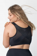 Non-wired front-closing bra with lace for women with larger bust