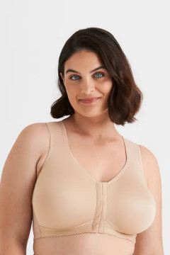 Stable, front fastening underwired bra