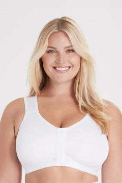 Stable, front fastening underwired bra