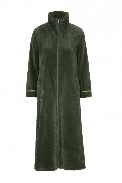Long robe with zipper and pockets made of warm fleece fabric