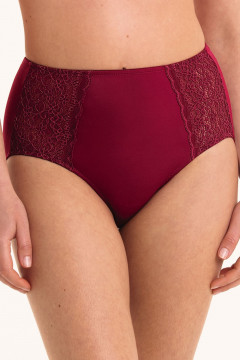 High waist slip with elastic lace on the sides