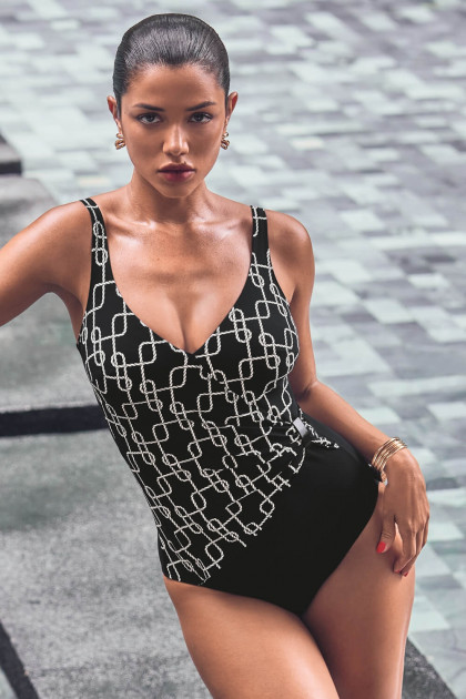 Ολόσωμο μαγιό χωρίς μπανέλες με κρουαζέ σχέδιο που κομψαίνει