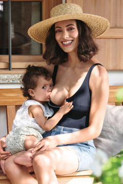 Αθλητικό ολόσωμο μαγιό χωρίς μπανέλες με φερμουάρ στο μπροστινό μέρος