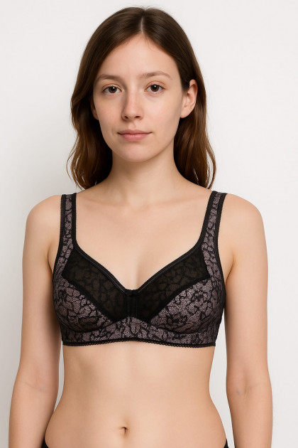 Classy non-wired bra with delicate lace