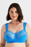 Stable, cotton rich non-wired bra with big lace cups
