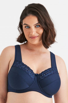 Broderie Anglaise wired bra