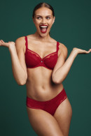 SELMA - Underwire bra with lace and Swarovski crystal on low neckline