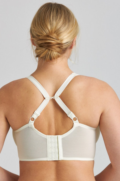 Lace, wired, unpadded bra