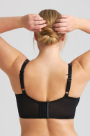 Lace, wired, unpadded bra