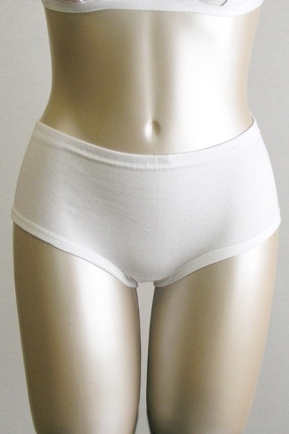 Cotton slip covering the belly