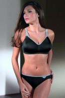 Non-wired bra, ideal inside thin or fitted clothes