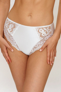 Slip made of elastic lace with cotton lining on the crotch.