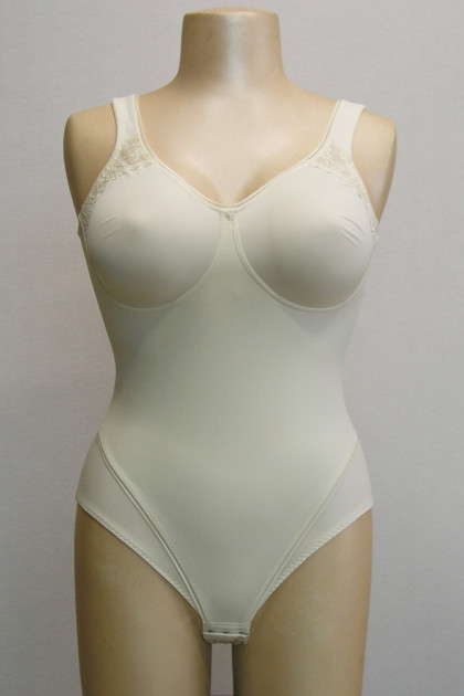 Nonwired body made of fabric that lets the skin breathe properly