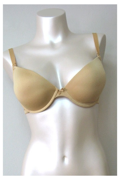 Elegant underwired bra with preformed reinforced seamless cups